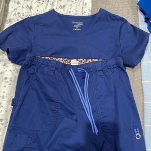 Blossom signature by Maevn blue scrub set size S/M
